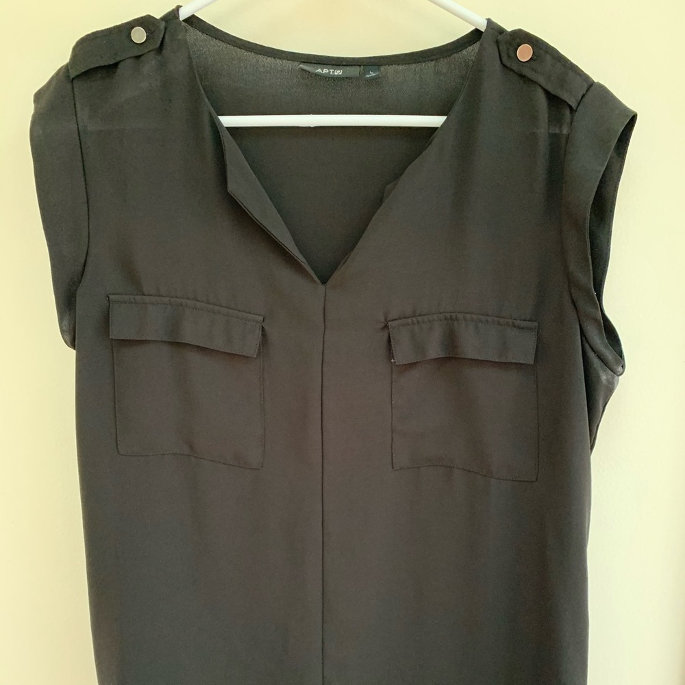 Apt 9 Black blouse button cap Large